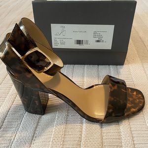 8.5 Ann Taylor Corey Tortoise Block Heal